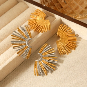 Two pairs of radiant fan-shaped stainless steel earrings in gold and silver mix