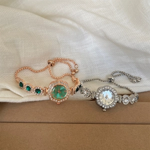 Elegantes geometrisches Strass-Uhrenarmband mit verstellbarer Zugkette und Quarzwerk