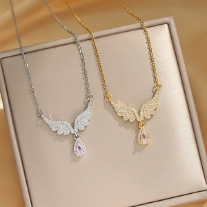 Elegant Angel Wings Titanium Steel Necklace For Women Inlaid Pink Teardrop Zirconia Pendant Light Luxury Clavicle Chain Fashion Jewelry