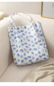 Bolso tote grande de pana con flores azules para mujer, bolsa de hombro informal bonita.