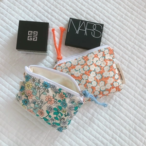 Floral cotton mini storage pouch with zipper for lipstick and coins in two patterns