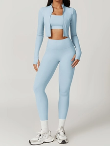 Ensemble de fitness bleu clair 3 pièces avec veste zippée, brassière et legging taille haute