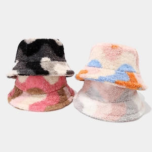 Chapeaux bob en similicuir d'agneau avec motifs géométriques colorés pour l'hiver