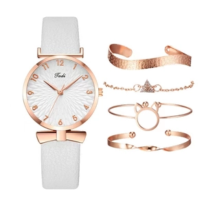 5-delige set met wit leren kwartshorloge en vier roségouden armbanden