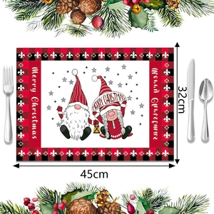 Detalle de un mantel individual navideño con borde festivo de cuadros rojos y negros