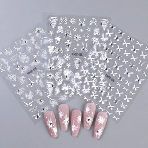 Autocollants 5D pour ongles avec dentelle florale blanche et motifs de cerf de Noël