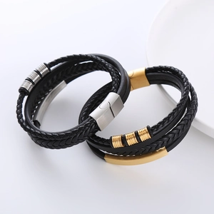 Bracciale multistrato in pelle da uomo con chiusure magnetiche in oro e acciaio argento