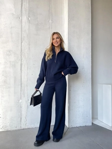 Dunkelblaues Damen-Strickset zweiteilig mit Reißverschluss-Pullover und weiter Hose