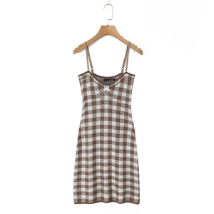Damen Gestricktes Karo-Sling-Kleid Braun Und Weiß Ärmellos Bodycon Minikleid Mit Schleifendekoration Mode Party Outfits