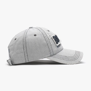 Casquette de baseball en denim délavé vintage avec broderie 3D et bords usés