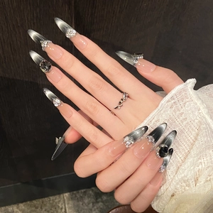 Handgefertigte schwarze Katzenaugen-Fingernägel mit luxuriösen Strasssteinen und Perlen