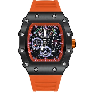 Vista detallada del reloj mecánico tonneau con correa naranja y esfera esqueleto