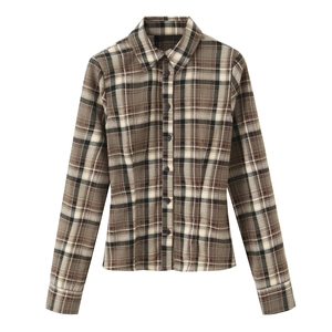 Chemise femme vintage en flanelle à carreaux gris-brun avec manches longues et revers