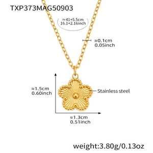 Dimensions détaillées et spécifications de poids pour collier fleur en acier doré