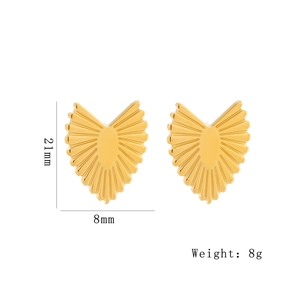 Polished gold heart-shaped stud earrings with sunburst texture and 21mm height dimensions