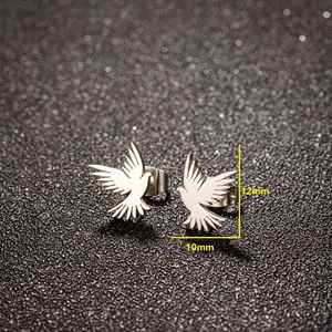 Polished stainless steel bird stud earrings in pigeon design with 10mm size scale