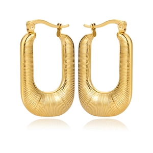 Textured gold U-shaped earrings in stainless steel with elegant ribbed pattern details