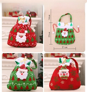 Detail view of 23x21cm Christmas drawstring gift bags with Santa and Snowman appliques