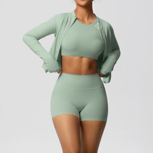 Ensemble de yoga 3 pièces vert menthe avec brassière, short taille haute et veste