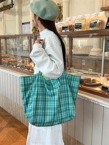 Fashionable large capacity plaid tote bag in green and blue for women's daily commute