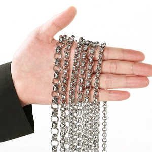 Detail showing various thicknesses of silver 304 stainless steel pearl link chains
