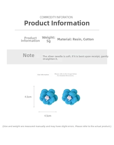 Boucles d'oreilles fleurs en résine bleue avec texture coton et tige en argent S925