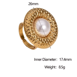 Hammered 18k gold plated stainless steel ring with center pearl inlay and retro style