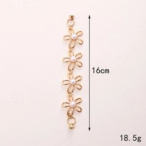 Golden flower chain charm with pearls for shoes and cases, 16cm length and 18.5g weight