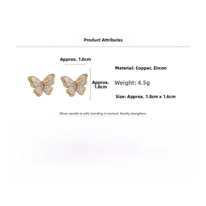 Vue détaillée des boucles d'oreilles papillon dorées avec zircon rose et dimensions