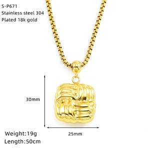 Spécifications de taille pour le collier pendentif cœur plaqué or 18K en acier inoxydable
