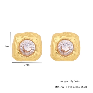 Detailed size and weight specs for gold square stud earrings with zircons