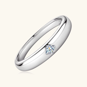 Elegant 925 sterling silver ring featuring a square-cut moissanite stone for couples