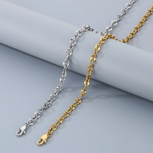 Detail of 6mm stainless steel chains with lobster clasps in gold and silver finish