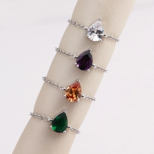 Bagues ajustables plaquées or 18k avec zircons colorés en forme de goutte d'eau