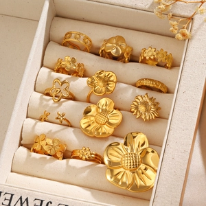 Flower Rings 18K Gold Plated Stainless Steel Adjustable Open Daisy Floral Hollow Design Jewelry For Women Fashion Ins Style