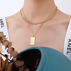 Collier double rang plaqué or 18k avec pendentif carré motif soleil et paysage naturel