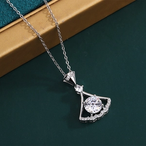 Elegant silver 2ct fan-shaped pendant necklace with round zircon in premium gift box