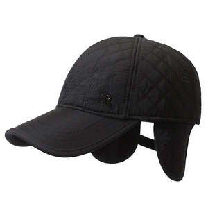Men's winter baseball cap with quilted pattern, ear protection and metal R logo