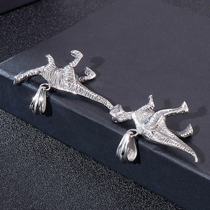 Retro 925 silver dinosaur pendant necklace for men featuring detailed skin textures