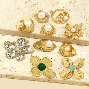 French vintage style heart and clover pendants with pearls in gold and silver finish
