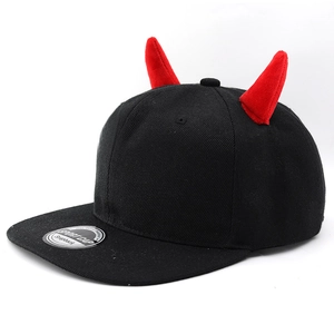 Casquette hip hop snapback avec cornes de diable rouges sur chapeau noir à bord plat mode