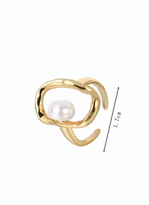 Detail view of gold adjustable ring featuring a unique pearl centerpiece, size 1.7cm