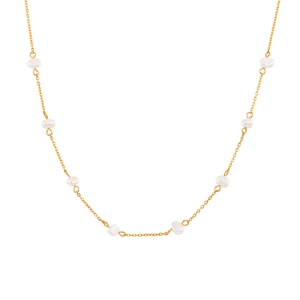 Elegant gold chain necklace featuring baroque pearls on a minimalist white background