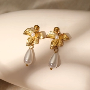 Elegant 3D flower fringe earrings with gold-plated petals and drop pearl pendants