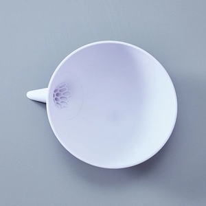 White multifunctional kitchen drain basket with pouring spout for washing rice and fruit