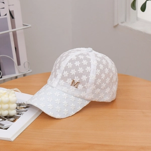 Casquette De Baseball En Dentelle Florale Pour Femmes Mesh Respirant Chapeau De Soleil Été Strass Métal Lettre M Mode Réglable