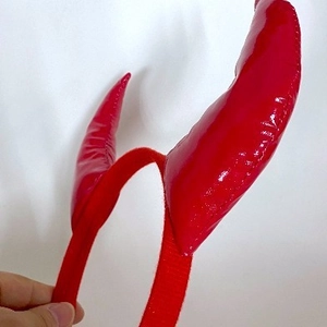 Serre-tête cornes de diable rouges avec finition brillante et velours pour Halloween