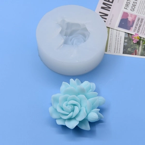 Moule en silicone détaillé en forme de succulente avec fleur de lotus bleu clair