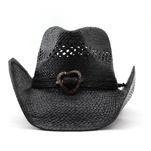 Chapeau de cowboy vintage en paille noire avec bord large et boucle en forme de cœur