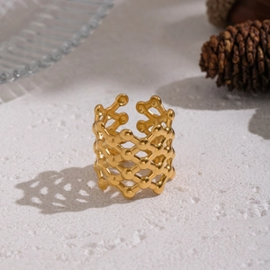 Vintage Goldring mit geometrischem Gitterdesign aus Edelstahl, größenverstellbar für Damen